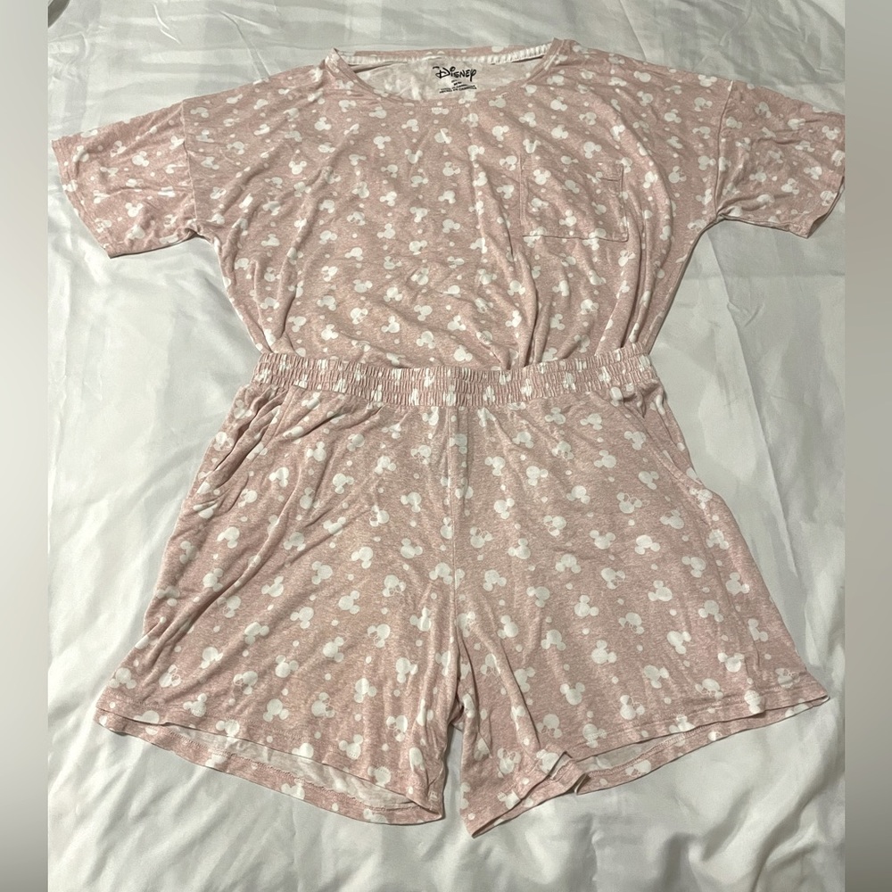 Disney Mickey and Minnie Womens 2 Pieces Shirt & Short Pajama Set, size M.